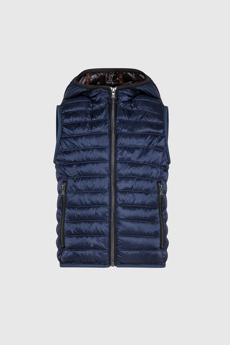 caf0635_8001_0390_axelvest_front_6